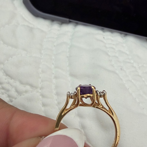 10k Gold Ring with heart amethyst Gemstone - Picture 5 of 8